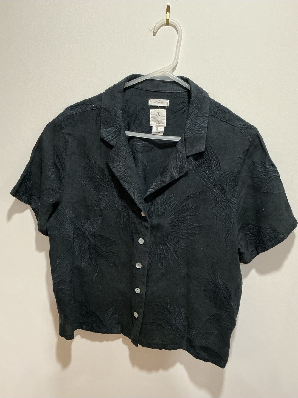 Joie Black Embroidered Short-Sleeve Button-Down Shirt size large